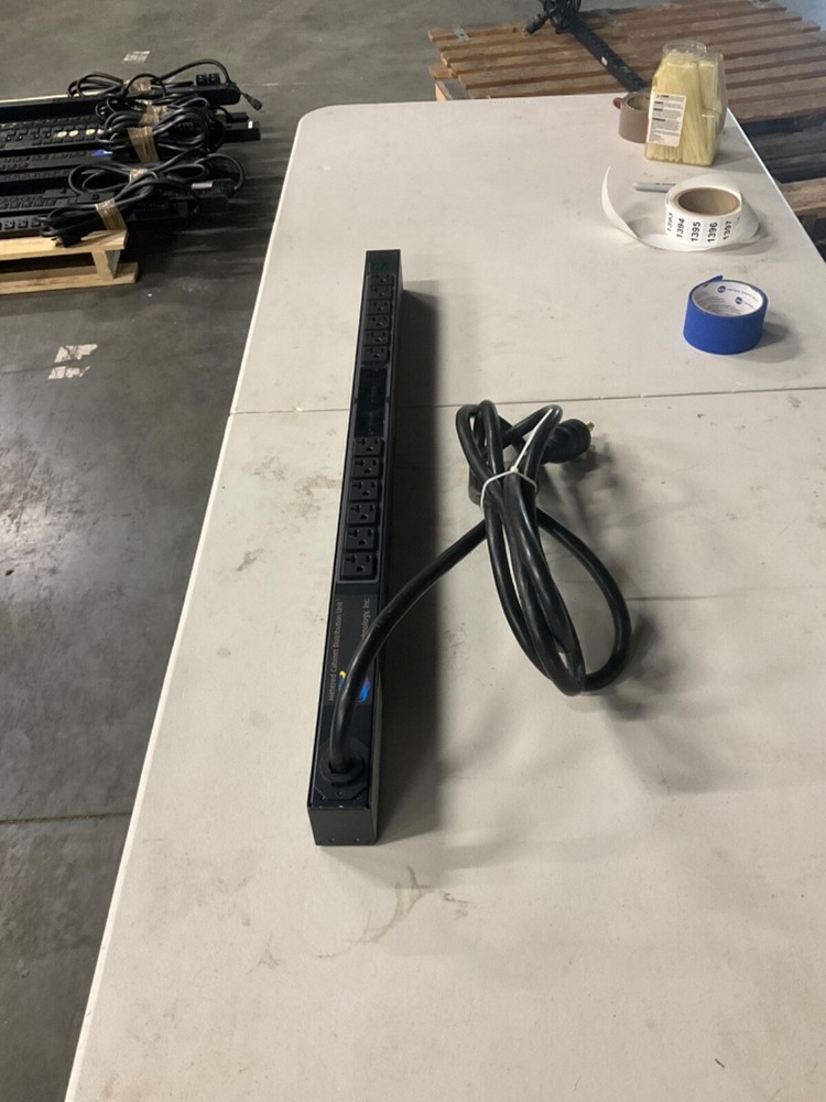 SERVER TECHNOLOGY - C-12V1-L30M - Metered Cabinet Distribution Unit