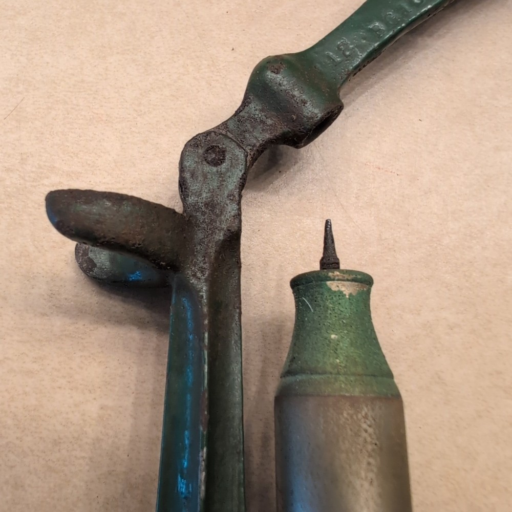 VINTAGE Bridgeport Gun Implement BGI Capper Decapper for 10 Ga