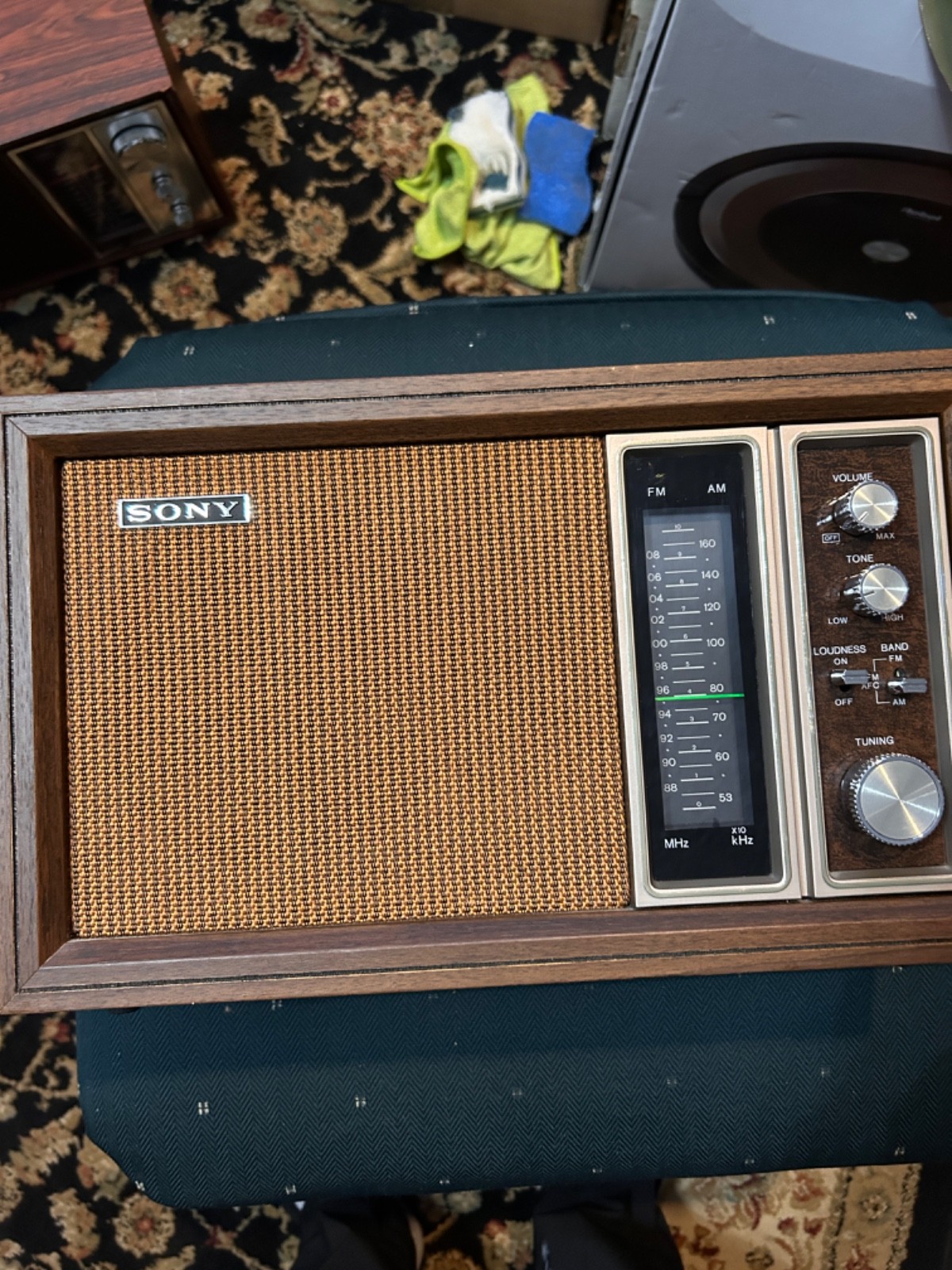 vintage sony radio READ