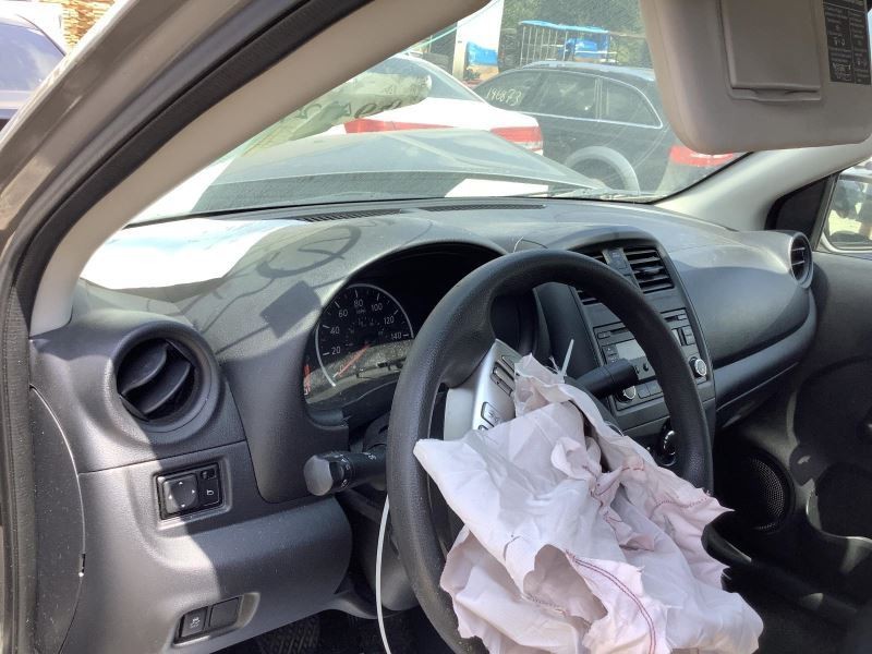 VERSA 2017 Glove Box 4330663