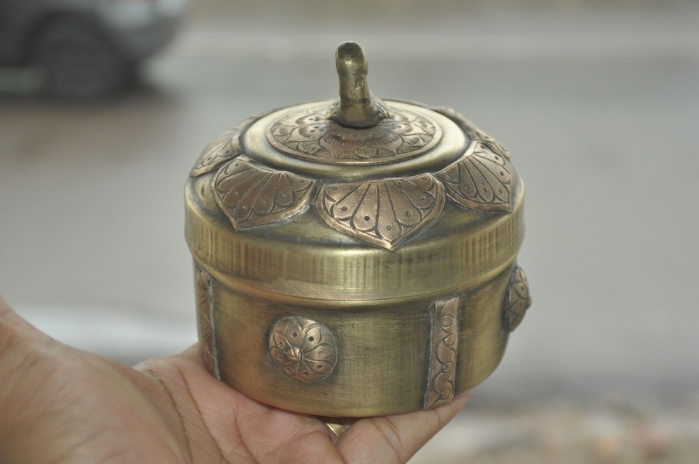 Vintage Brass Round Shape Copper Fitted Solid Dry Fruit Box