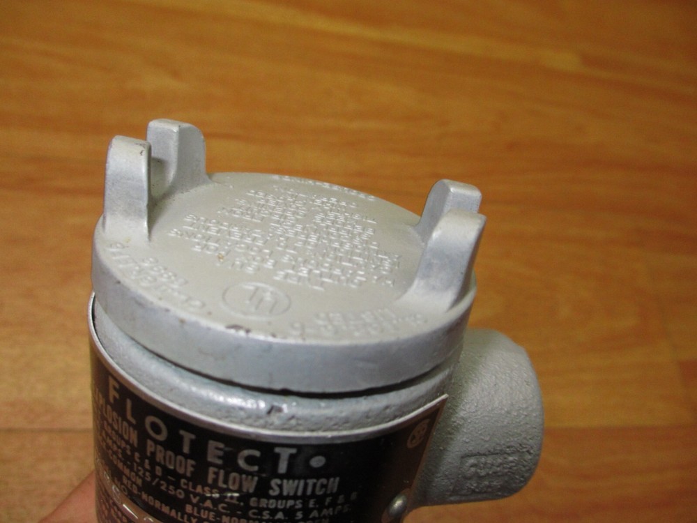 Flotect V4SS-2 *USED?* Explosion Proof Flow Switch W.E. Anderson