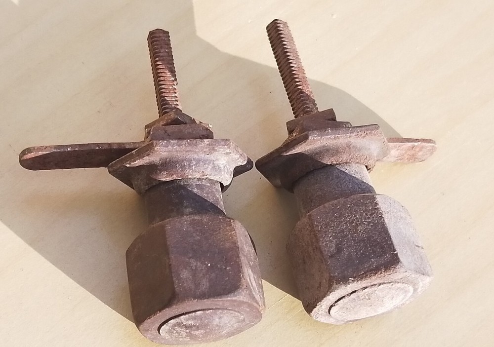 Vintage Old Antique Bakelite Olde Screw Thread Handles Pair Turning Knobs 2