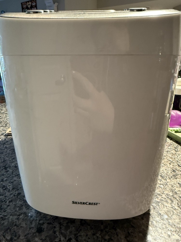 SilverCrest Bread Machine 16 Programs LCD White/Silver 2-3lb Loaf Viewing Window