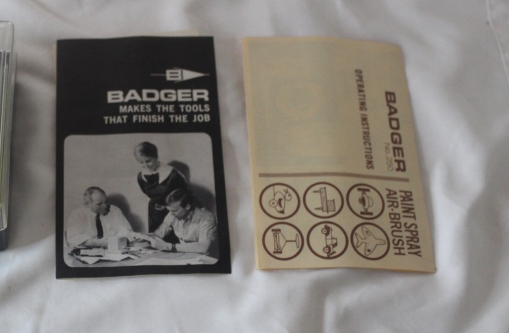 Badger Airbrush #250 Basic Set w/Plastic Case & Manual