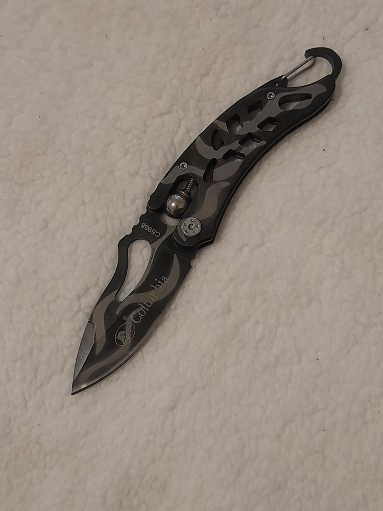 Lightweight Folding Knife with Back Clip