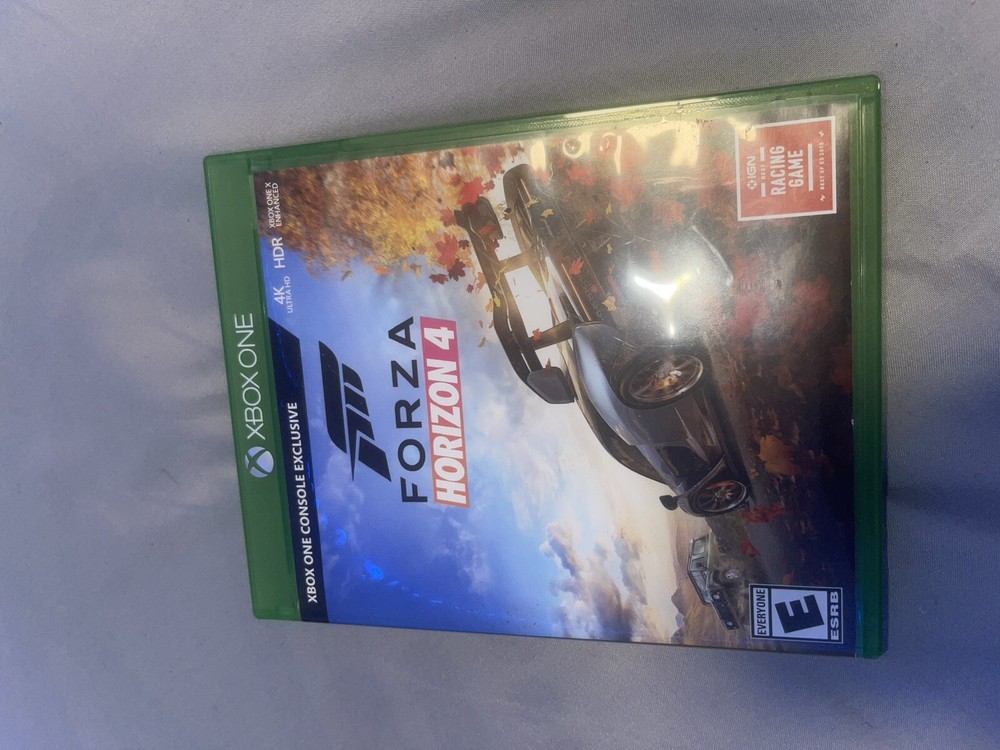 Xbox one W 8 games + Controller & Power+HDMI Cords