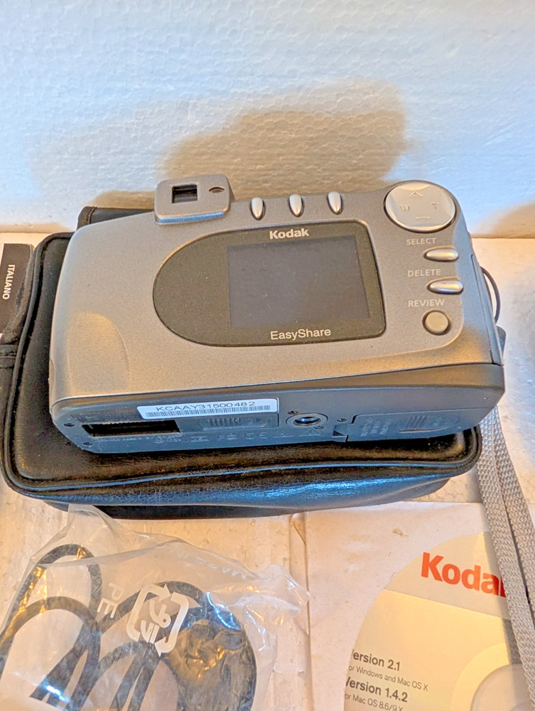 Kodak Easy Share Camera & Dock Stn Spares Repairs Untested