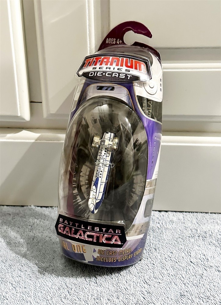 BATTLESTAR GALACTICA TITANIUM COLONIAL ONE MINT/SEALED/RARE