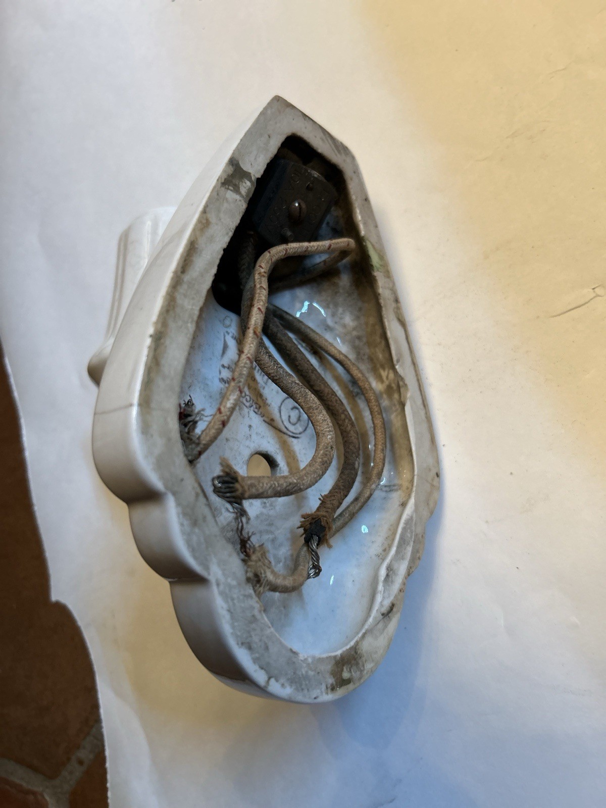 Porcelain Wall Sconce W/pull Chain And Outlet c. 1920’s