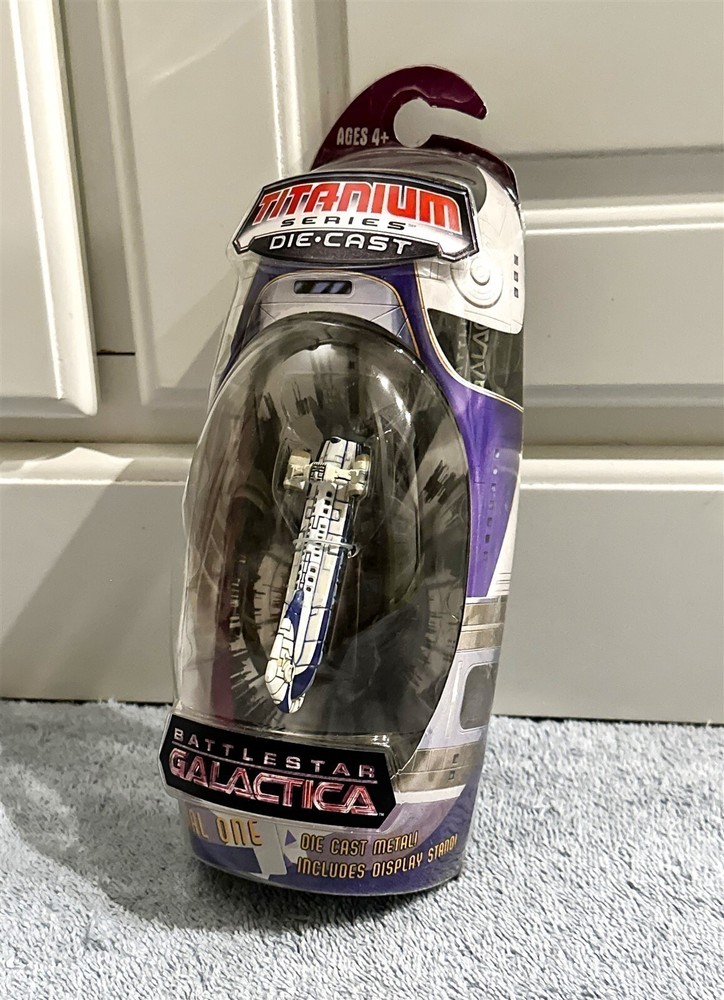 BATTLESTAR GALACTICA TITANIUM COLONIAL ONE MINT/SEALED/RARE