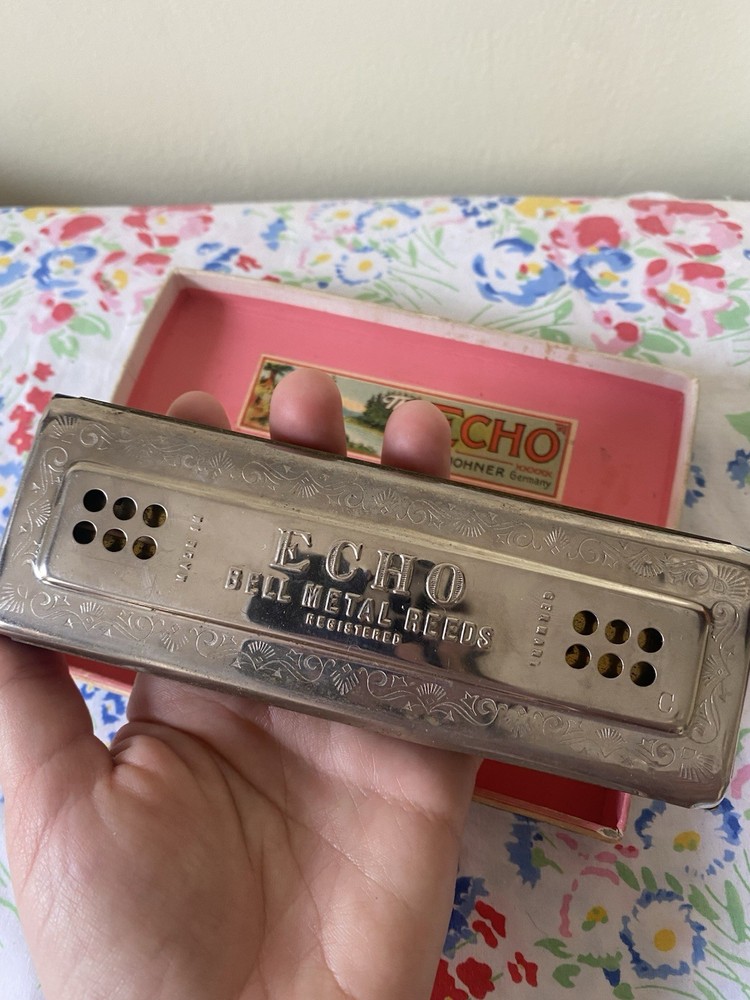 M. Hohner “The Echo” Harmonica Notes C & G with Original Box