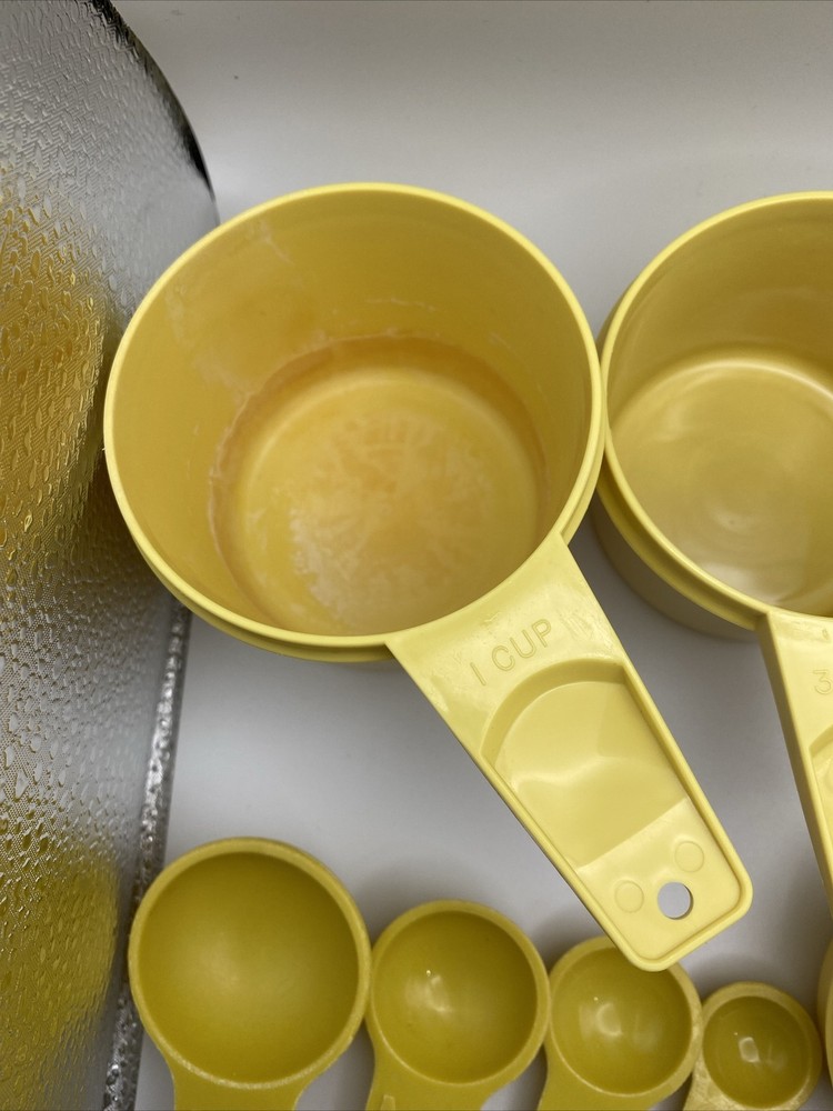 Vintage Tupperware Measuring Cups And Spoons Set Yellow Nesting Stacking 10