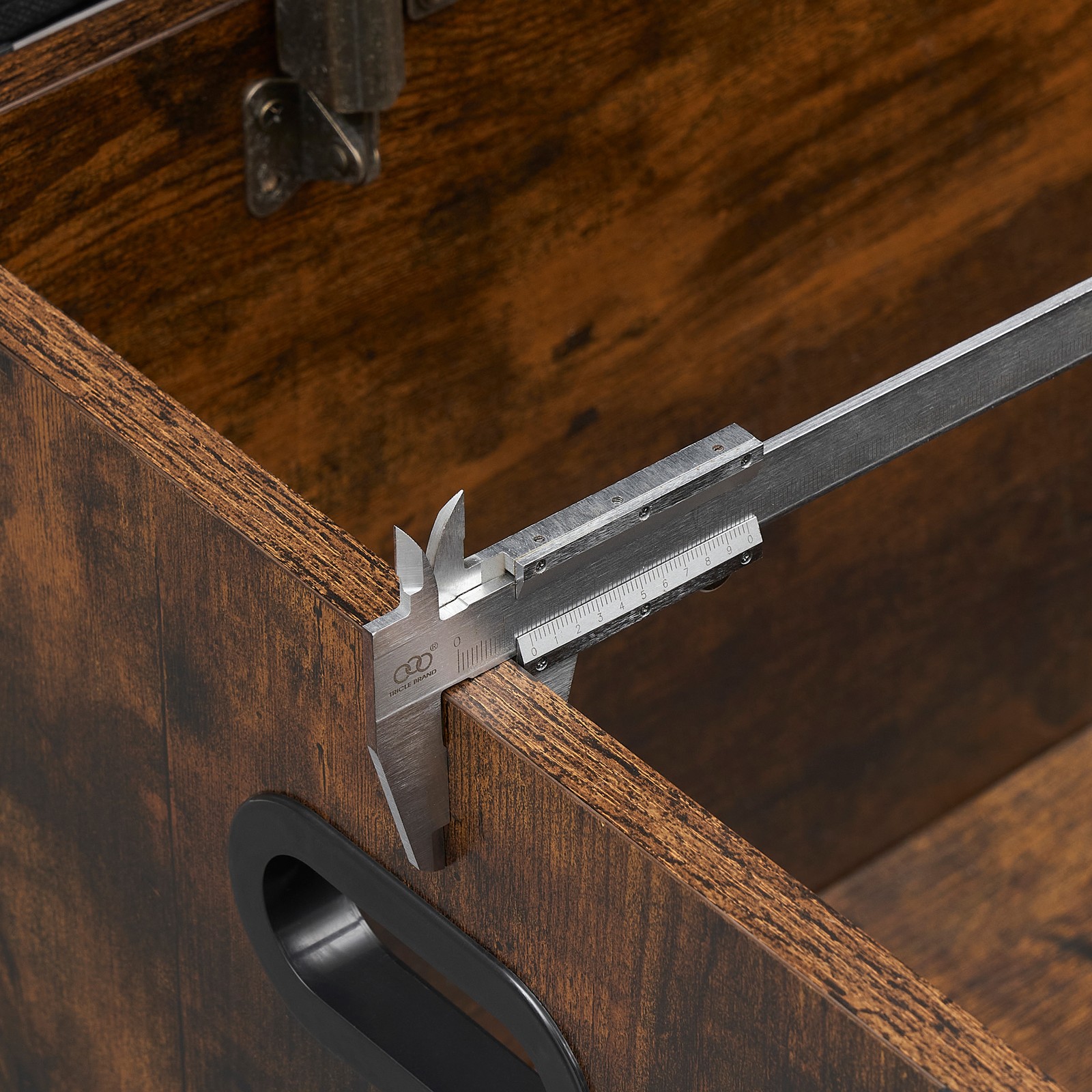 Storage Chest Wooden Storage Trunk with Metal Frame, Entryway Shoes Bench