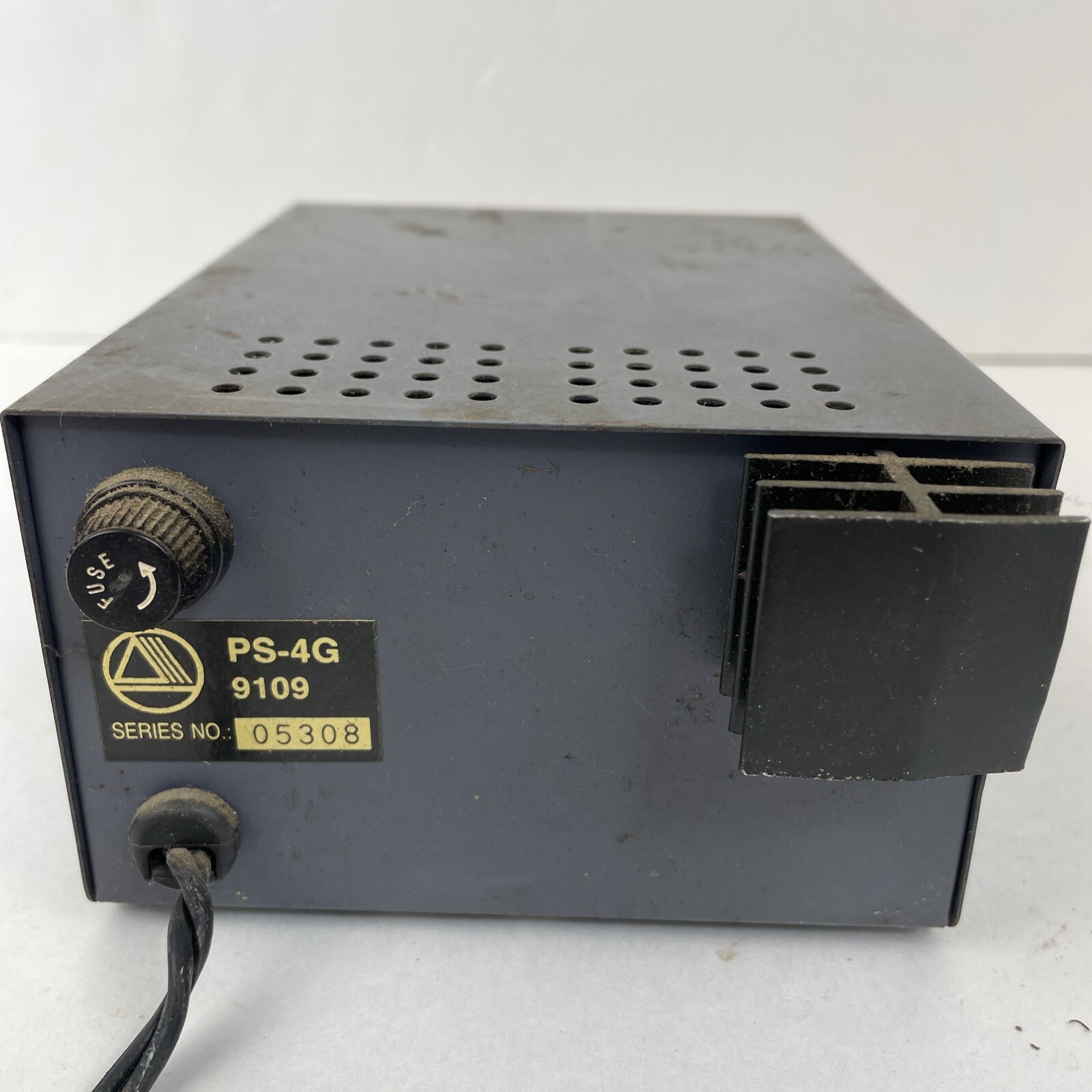 Pyramid Gold Series PS-4G 3.5 Amp 13.8v power supply NOT WORKING - PARTS ONLY