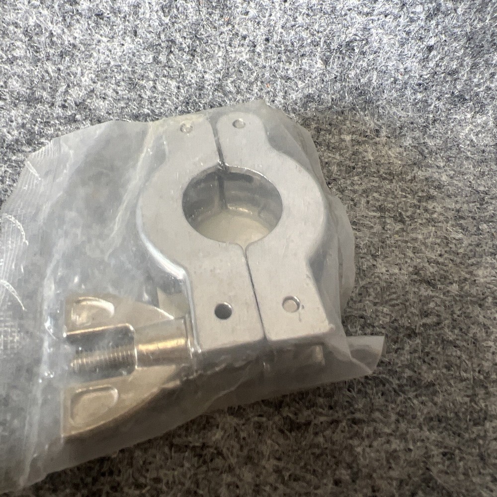 Leybold 18341 Clamping Ring ISO-KF New