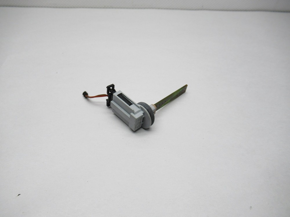 2000-2002 Audi S4 A4 Vent Duct Temperature Sensor 4B0820539 OEM