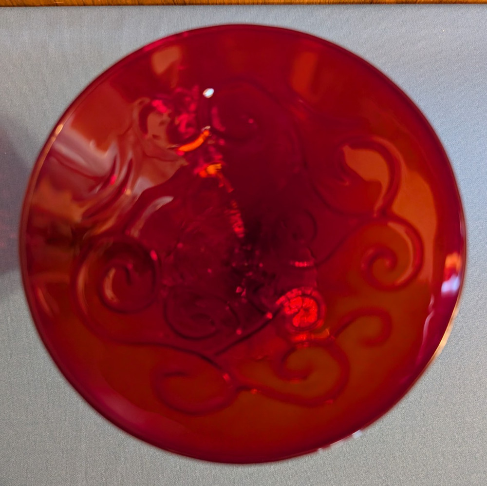 Vtg elegant barware PIER 1 embossed RUBY RED SCROLLS MARTINI GLASS 6 1/4"