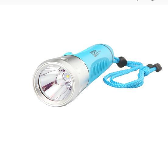 F8 Professional Diving 800LM LED Flashlight 7800mAh Rechargeable Torch Light