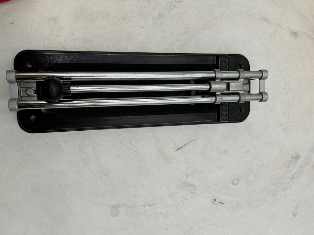 CERAMIC TILE CUTTER