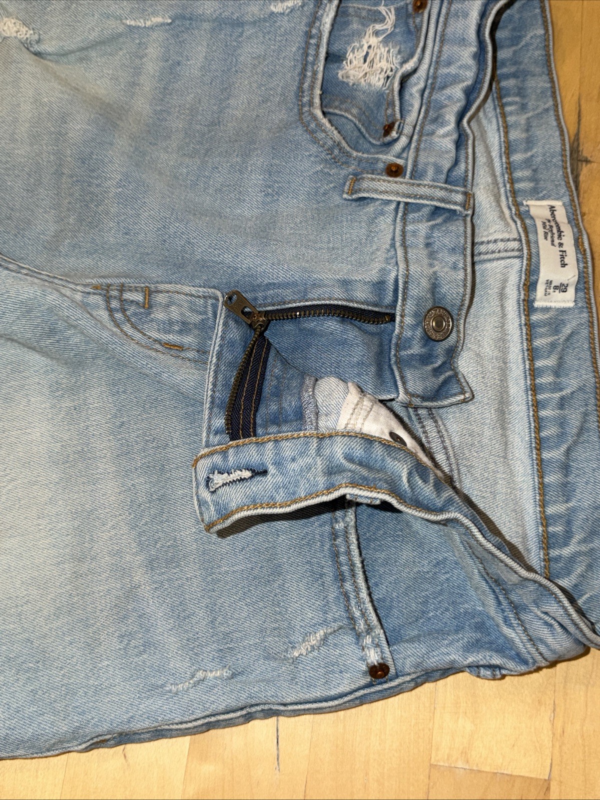 Abercrombie & Fitch The Boyfriend Mid Rise Distressed Blue Jeans Womens 29/8