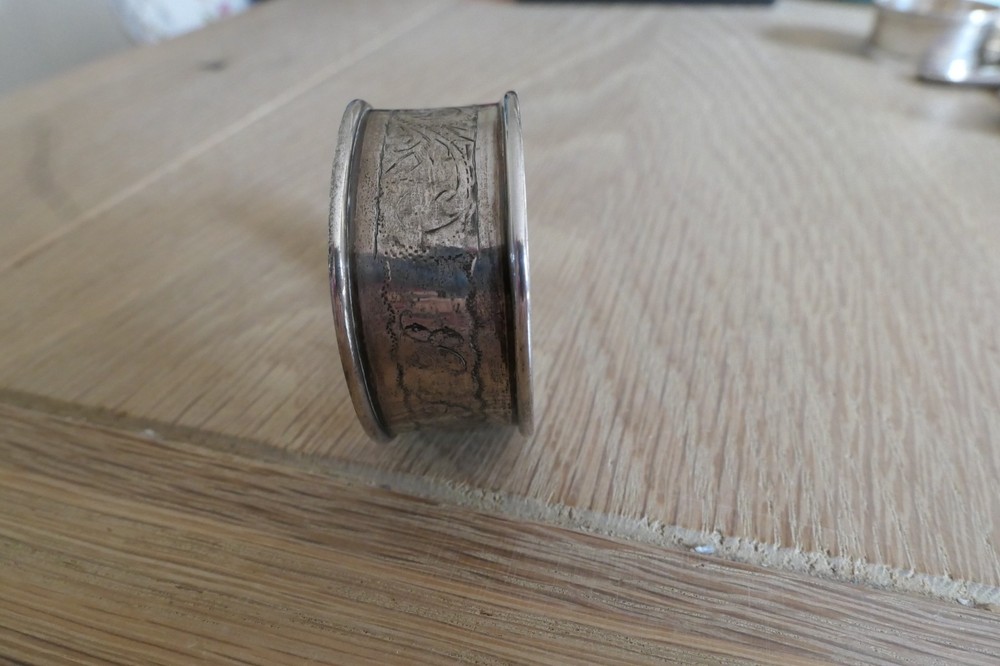 Swirls Silver Napkin ring