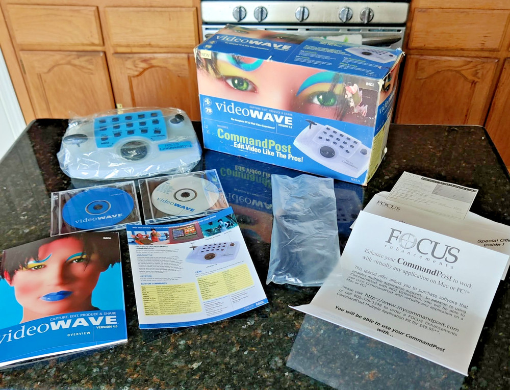 Vintage VIDEOWAVE COMMANDPOST PC & Web Video Editor Version 4.0 NEW