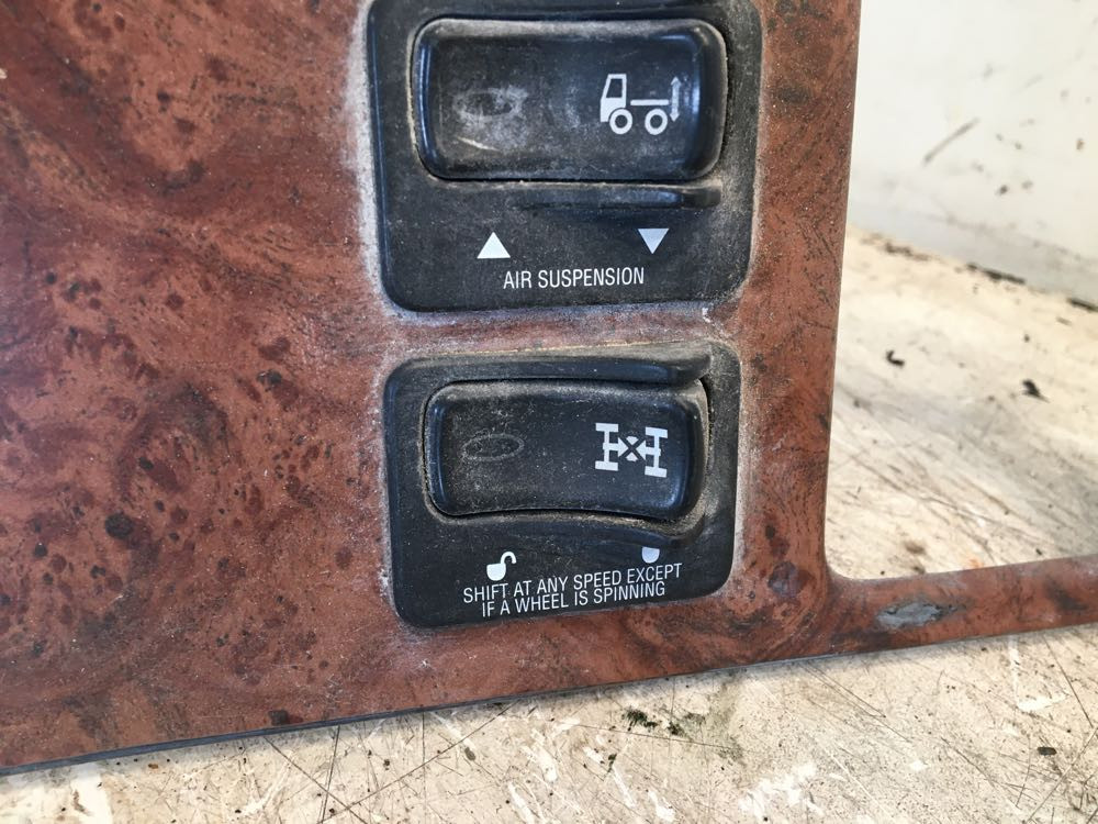 Peterbilt 385 Gauge Panel (716-10155)