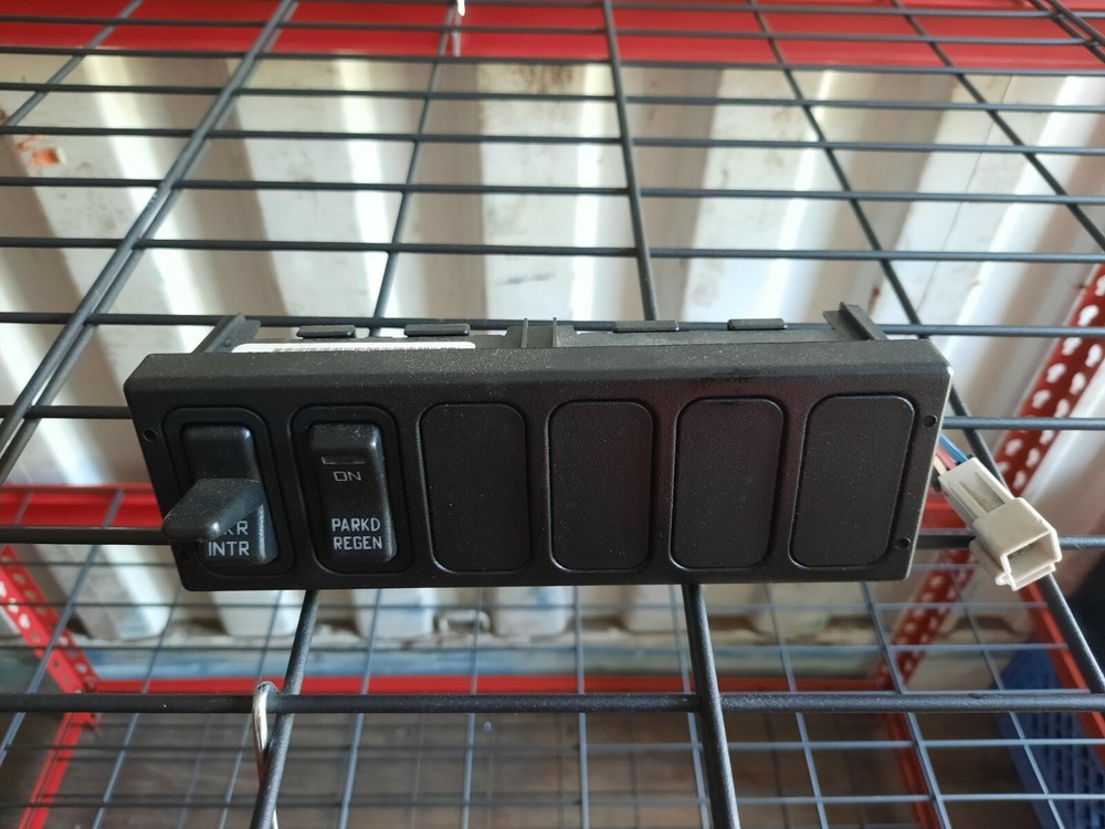 International Prostar Durastar Switch Panel - 3549776C4