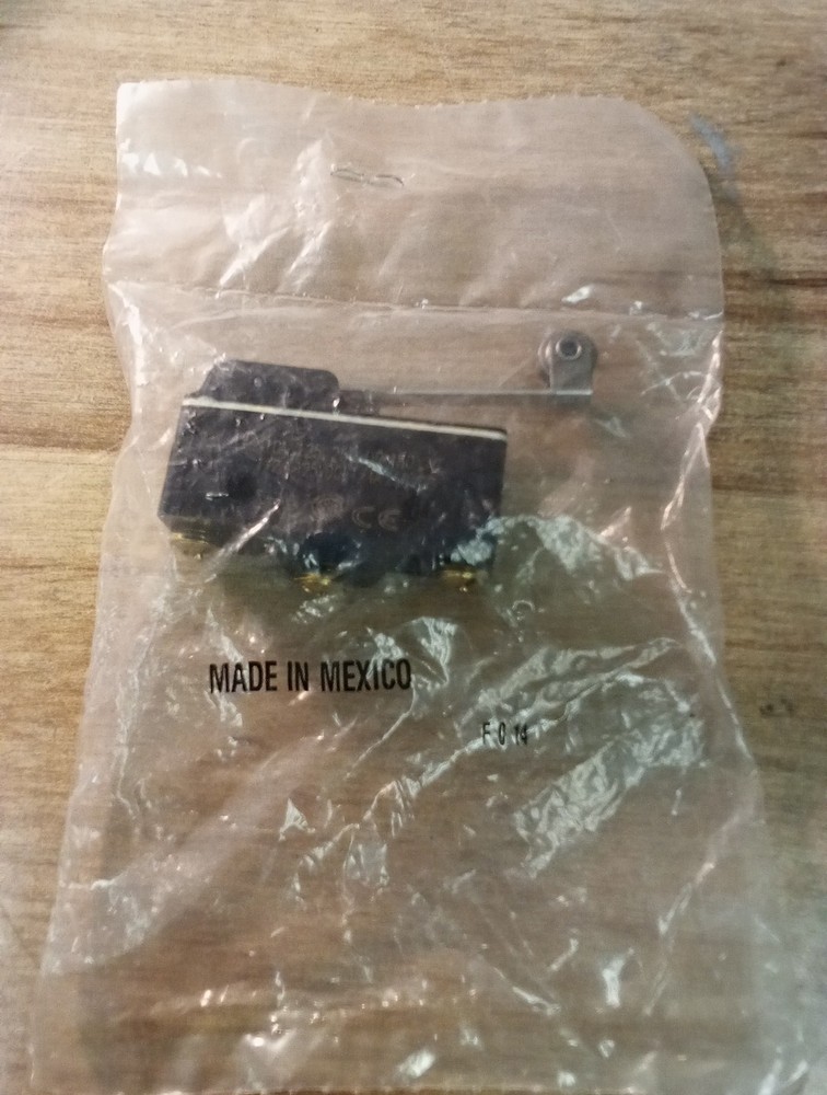 Unbranded BZ-3RW825515-A2-S Basic Switch 10A 480VAC