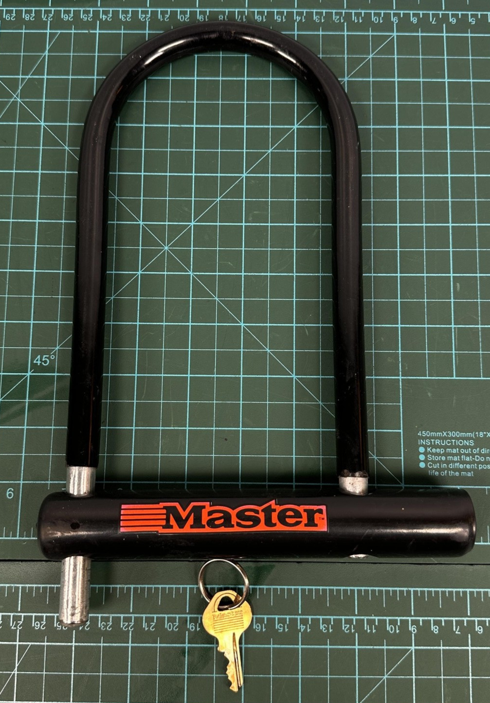 Master Lock Bicycle U-Lock Black Heavy Duty 1 Key USA Hardened Steel Security