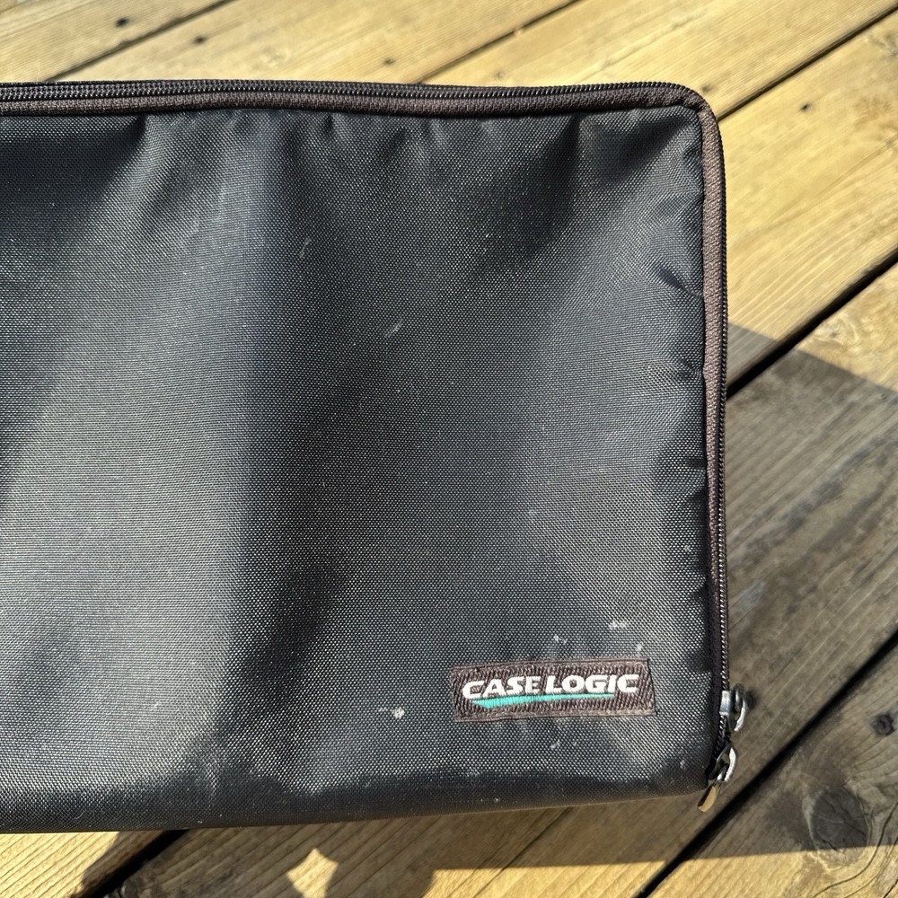 Case Logic CD Black Storage Carrying Case Bag 30 CDs With Strap