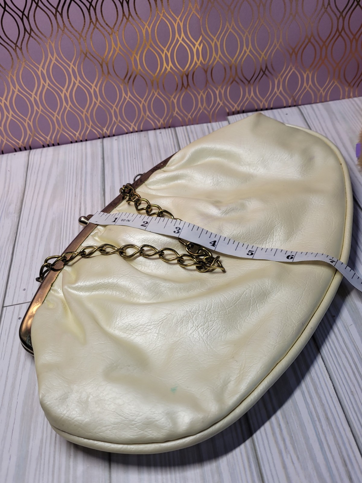 Vintage 1950s 1960s Cream Satin Clutch Purse Gold Chain Kiss Lock