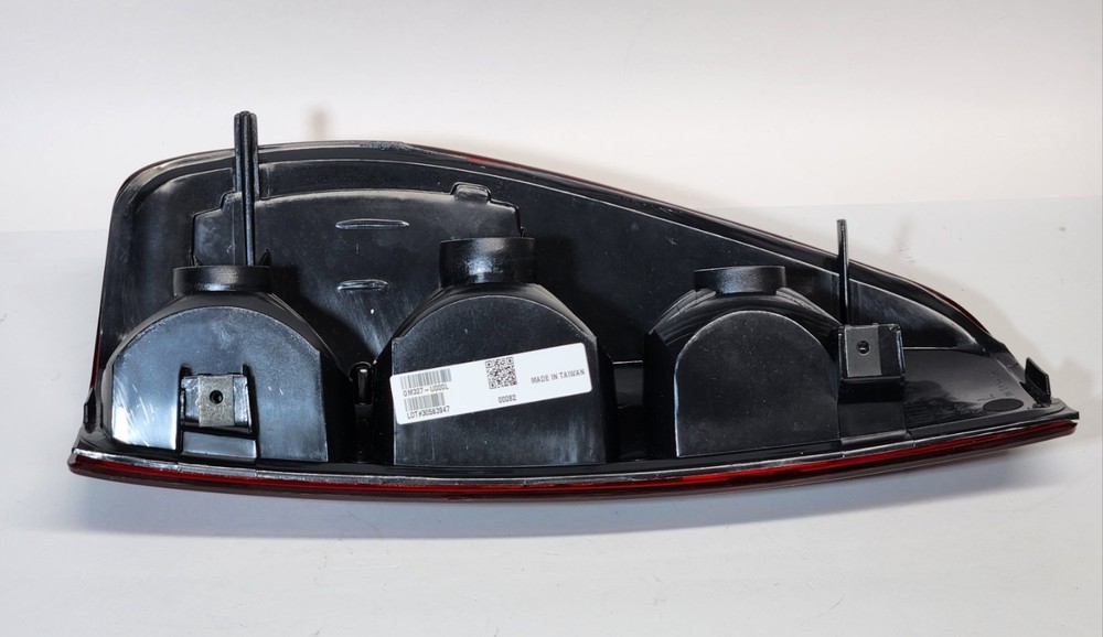 For 2004-2012 Chevy Colorado Rear Tail Light Assembly Unit Passenger Side