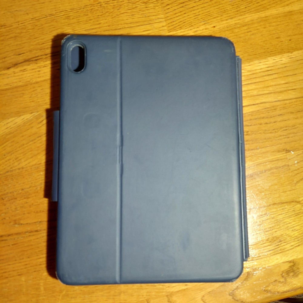 Logitech Rugged Combo 4 Touch Keyboard Case for iPad (10th gen) Blue
