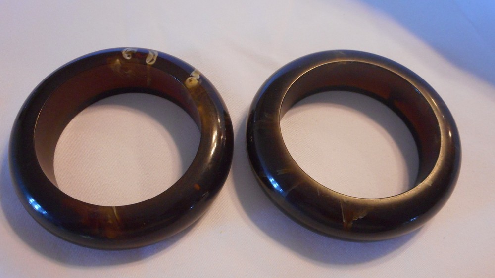 Two Bangle Bracelets Bracelet Marbled Root Beer Color Plastic Resin ? Unknown (D