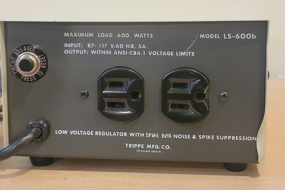 Tripp Lite, Line Stabilizer / Conditioner, Low Voltage Regulator, Model: LS-600b