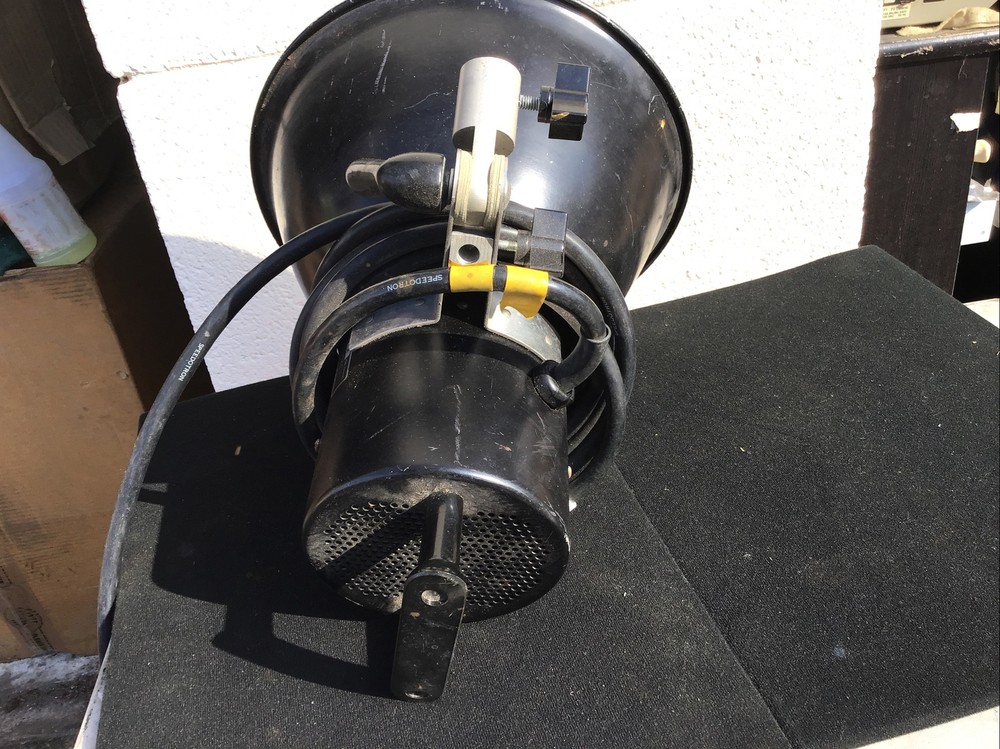 Speedotron Universal Light Unit 102