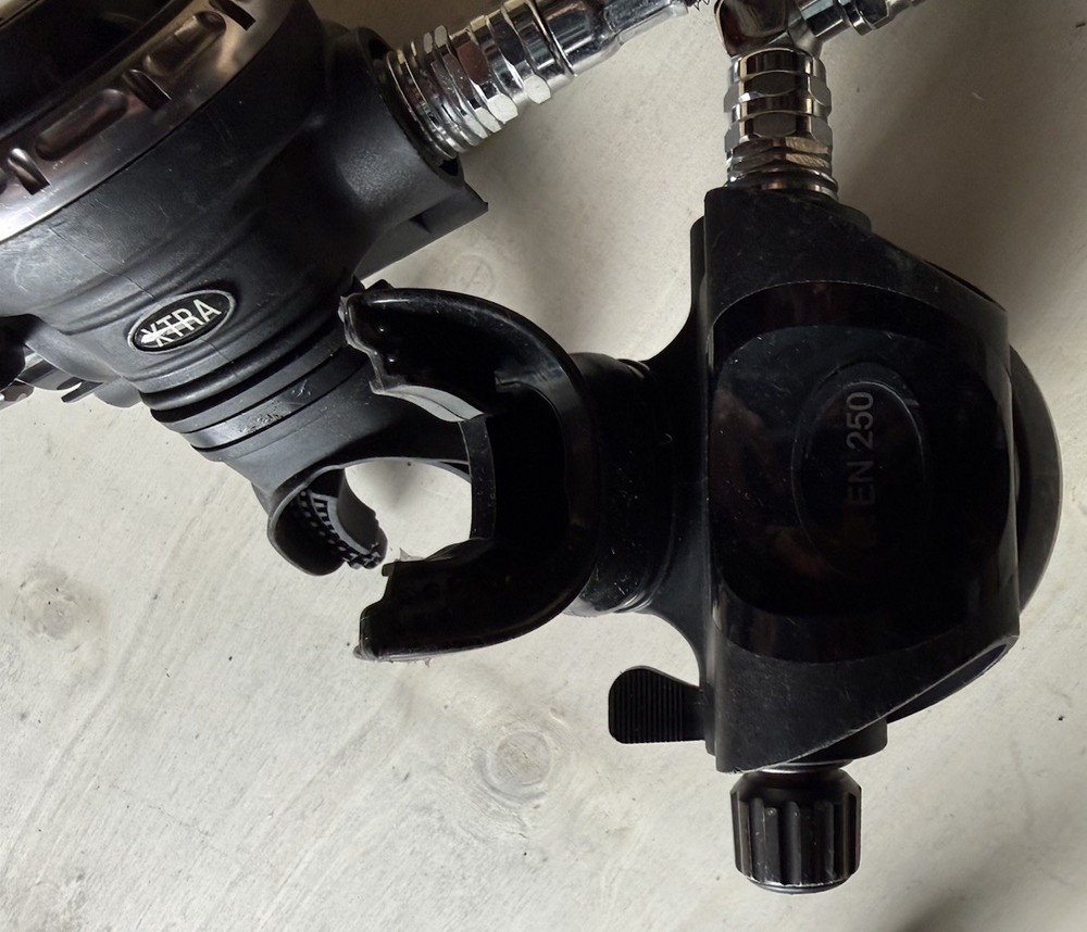 DGX Xtra Sidemount Regulator Set
