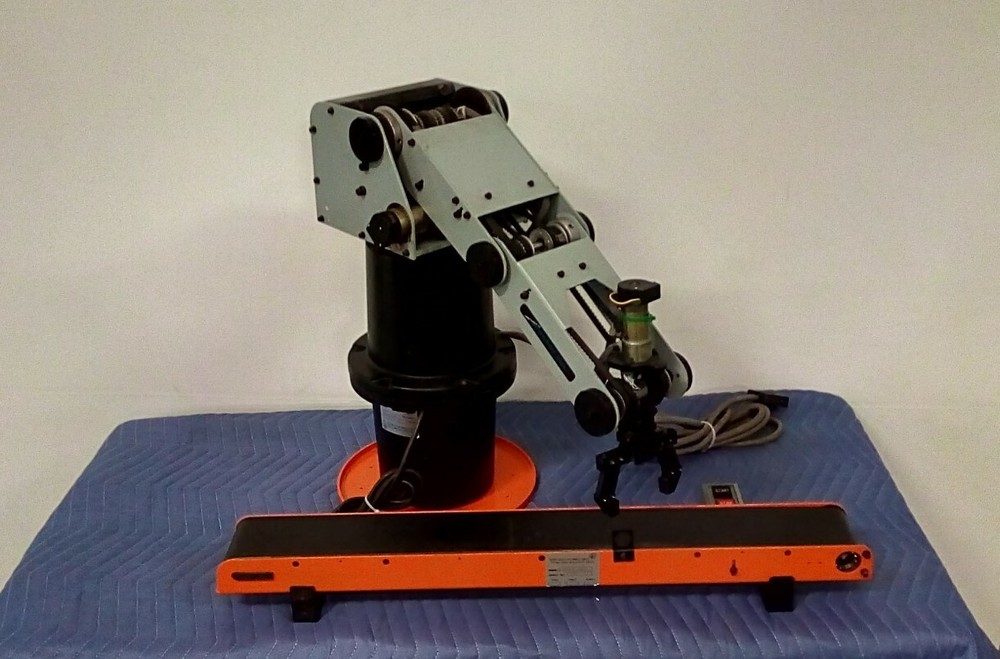 Eshed Robotec SCORBOT-ER Vplus Arm Robot Controller w/ Robot Conveyor