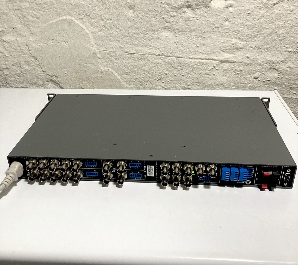 Extron System 5cr Plus I/O S-Video Computer Video Switcher (Working). Read.