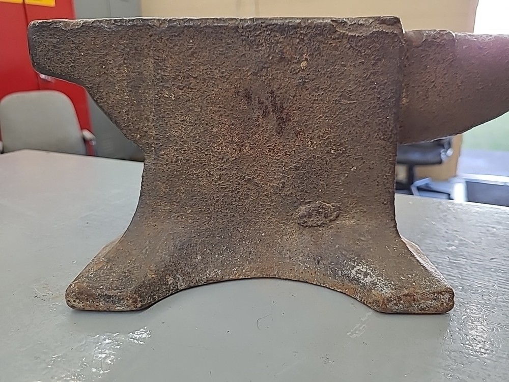 Antique 55 Pound Anvil Good Condition