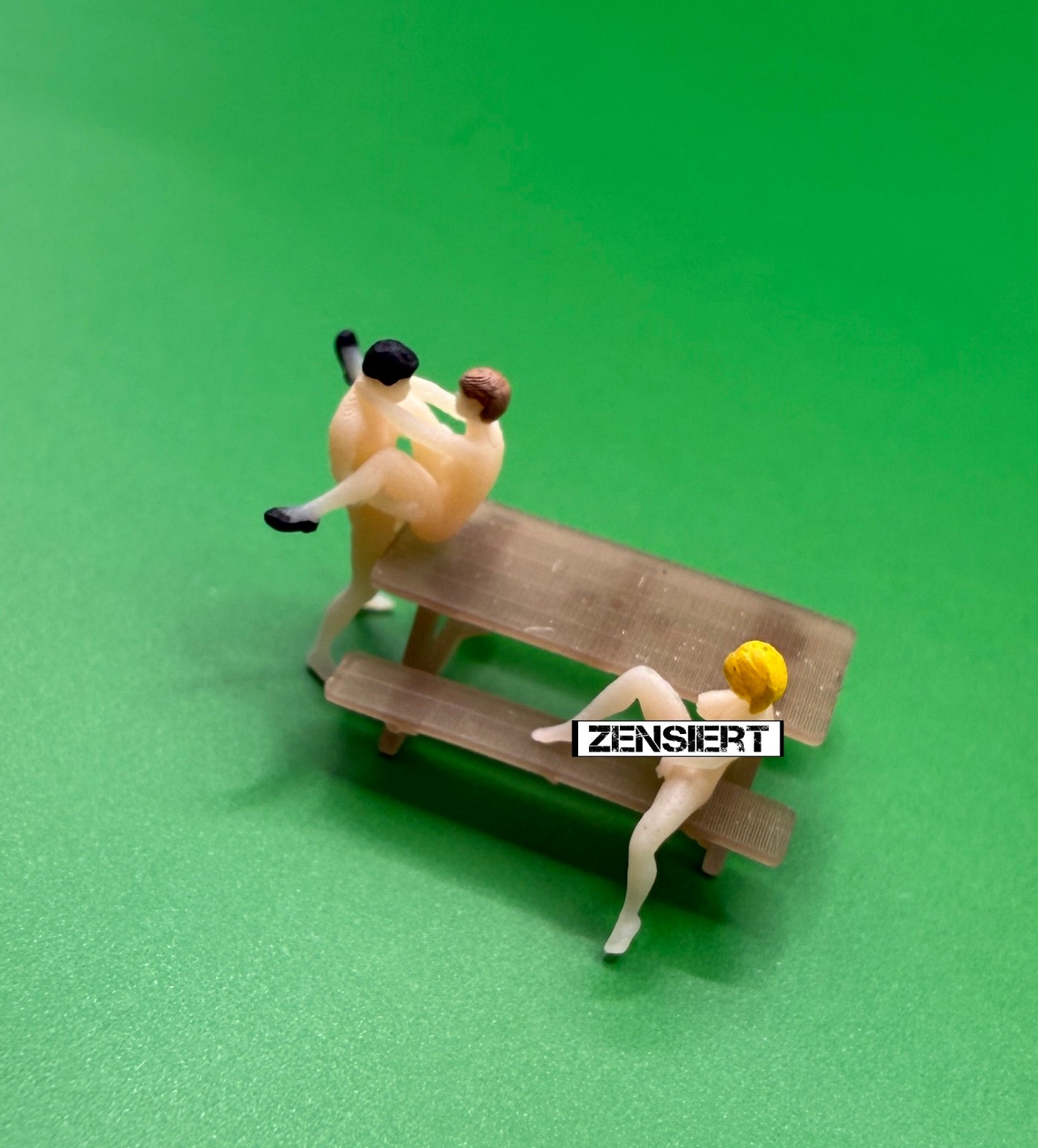 / Painted / Sexy Scene V11N N Gauge in Park 1/160 Truck Diorama Model Railway Figure