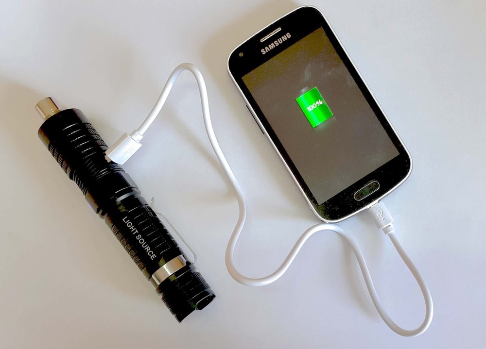 ClaraMed Battery/USB LED light source compatible with Storz endoscopes, S1