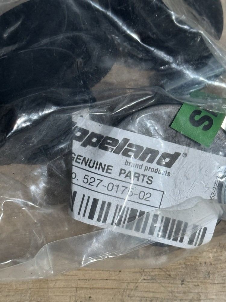 NEW Copeland 527-0175-02 Compressor Mounting Kit