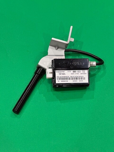 2011-2015 KIA OPTIMA KEYLESS ENTRY ANTENNA RECEIVER MODULE UNIT OEM 95470-2T100