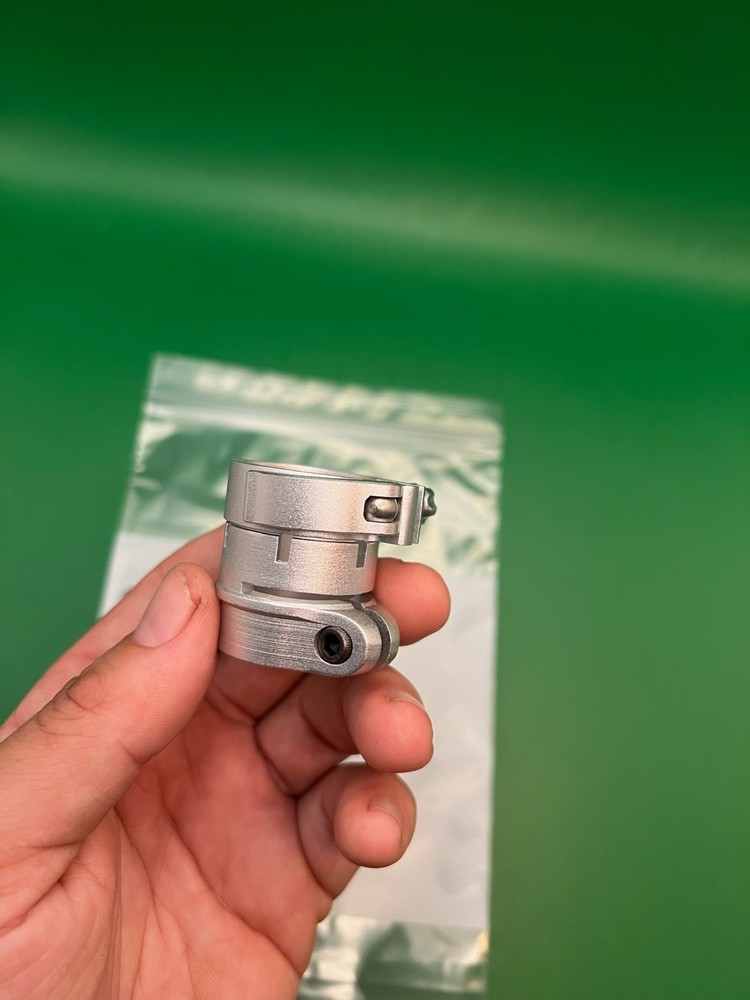 Autococker Clamping Feedneck