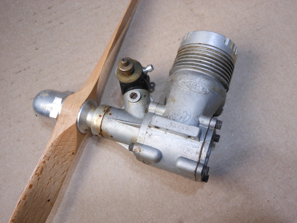 K & B 40 RC Airplane Engine Perry Carb Top Flite Prop - Untested