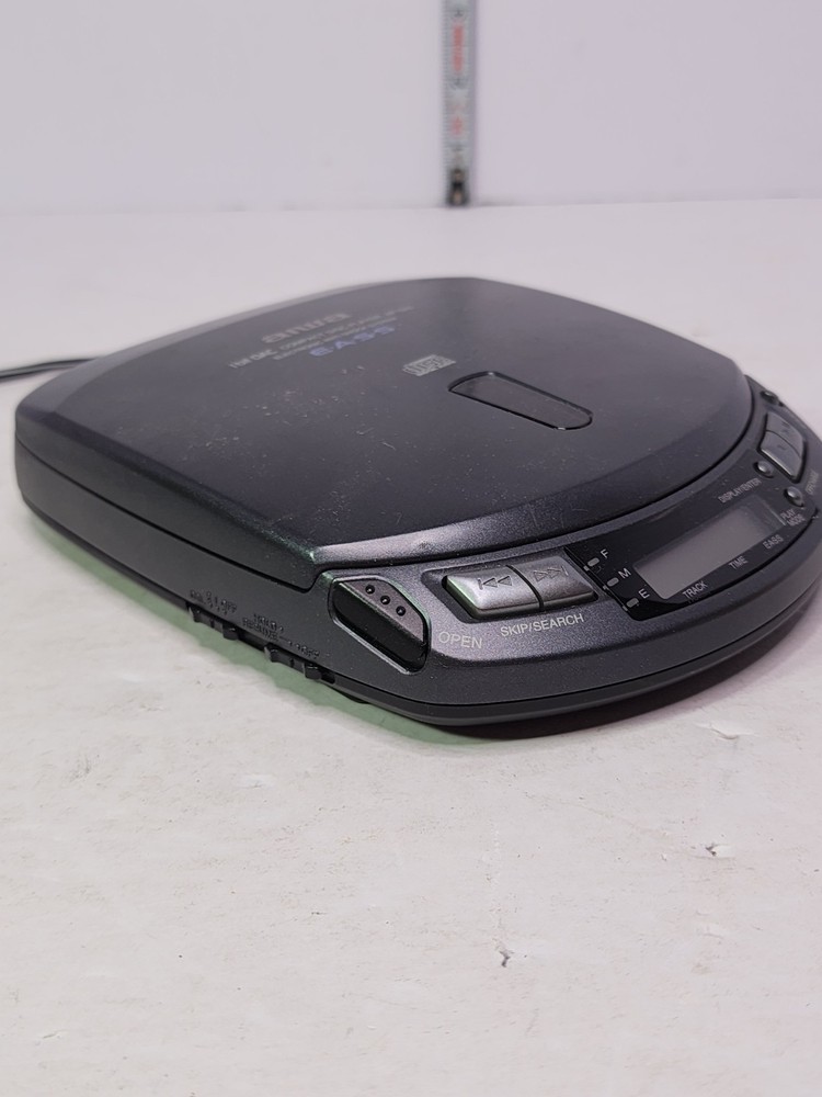 AIWA XP-520 COMPACT CD Portable Disc Player E.A.S.S - Read Ad