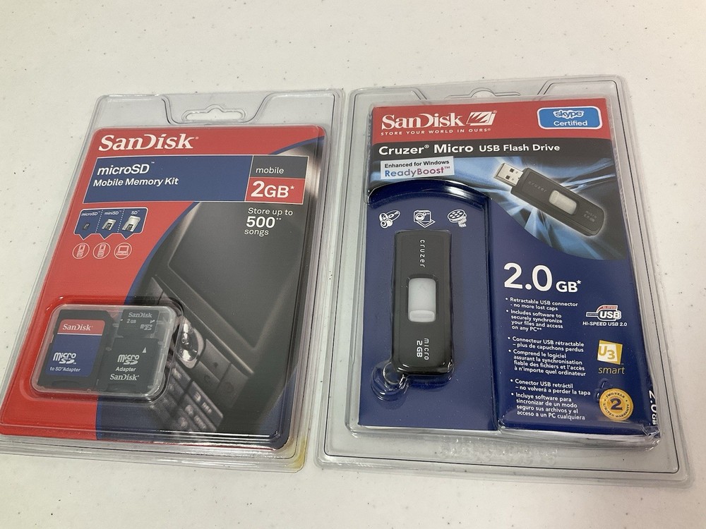 SanDisk Flashdrive & Mobile Memory Kit. NEW. Unopened.